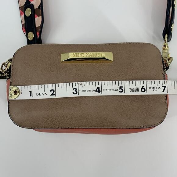 Steve Madden Pink Colorblock Crossbody Camera Bag with Detachable Strap - Picture 10 of 13